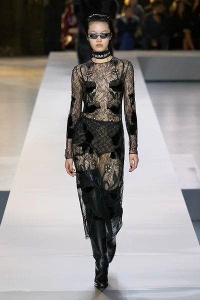 Look 28